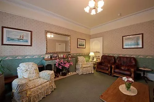 ベッドアンドブレックファースト Babbacombe Hall