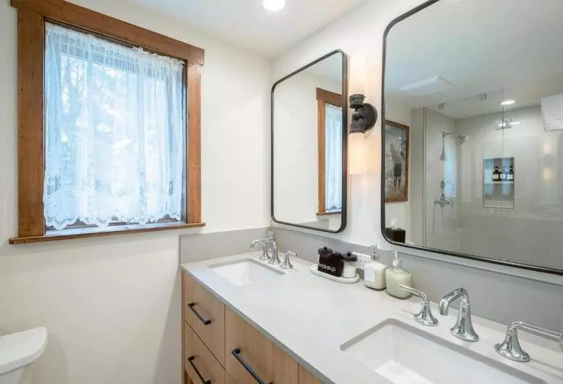 تختخواب و صبحانه Bentwood Inn