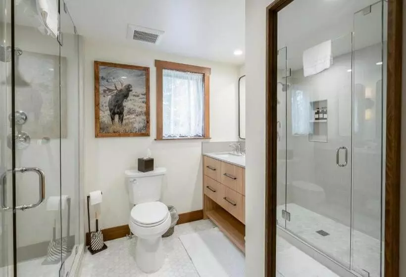 تختخواب و صبحانه Bentwood Inn