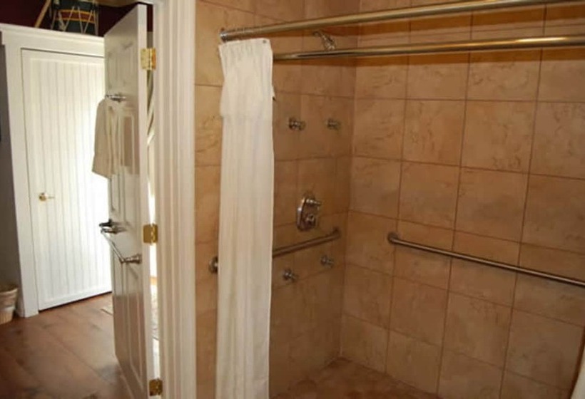 مبيت وإفطار Colonial Inn