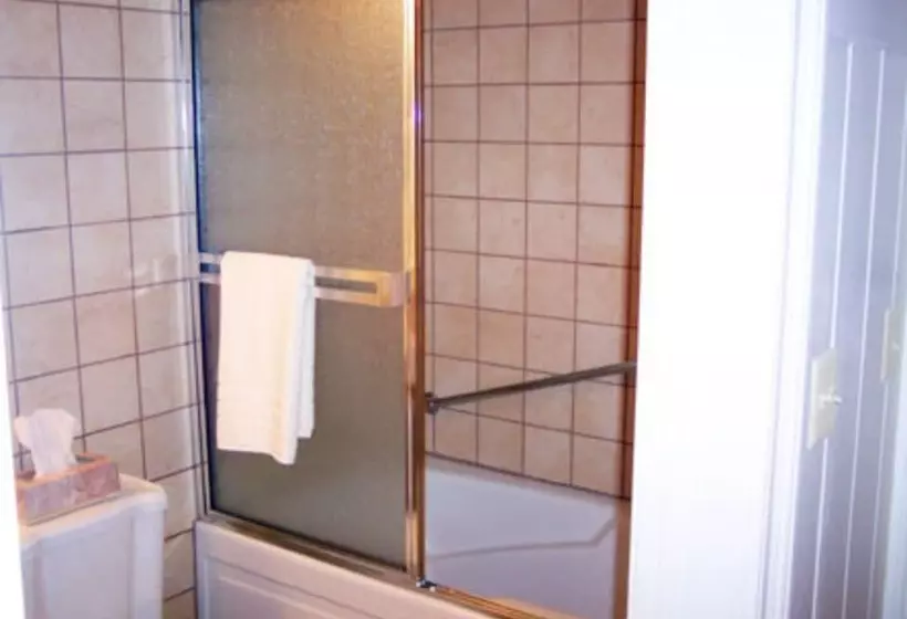 تختخواب و صبحانه Colonial Inn