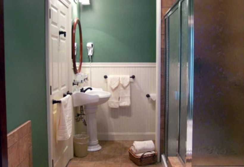 مبيت وإفطار Colonial Inn