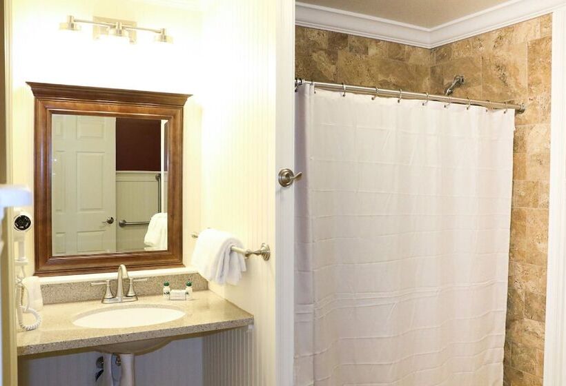 مبيت وإفطار Colonial Inn