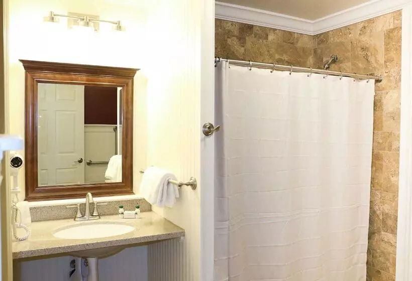 تختخواب و صبحانه Colonial Inn