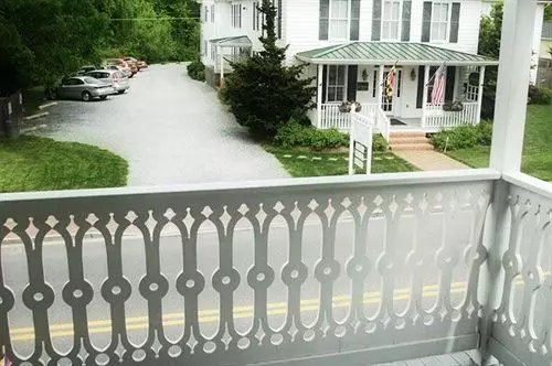 Bed and Breakfast Five Gables Inn And Spa