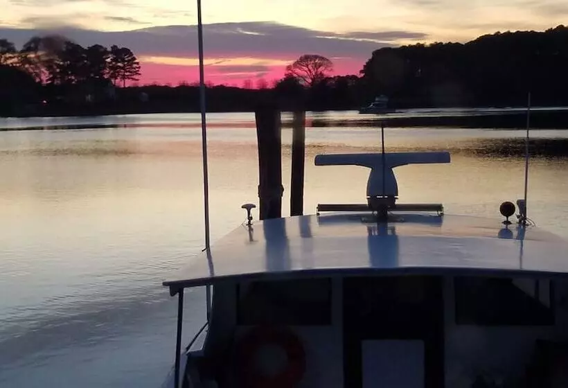 Aamiaismajoitus (B&B) Garden And Sea Inn