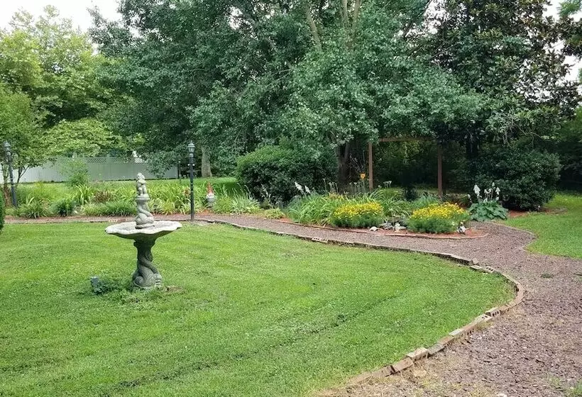 Aamiaismajoitus (B&B) Garden And Sea Inn