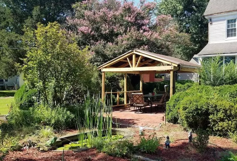 Aamiaismajoitus (B&B) Garden And Sea Inn