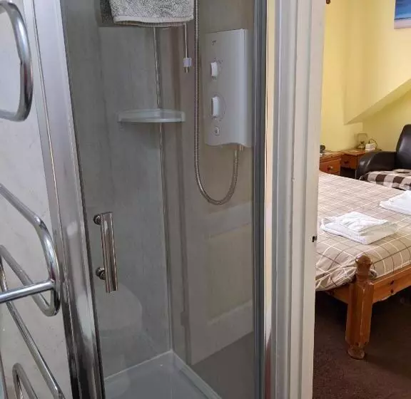 Bed and Breakfast Kingswinford Guest House