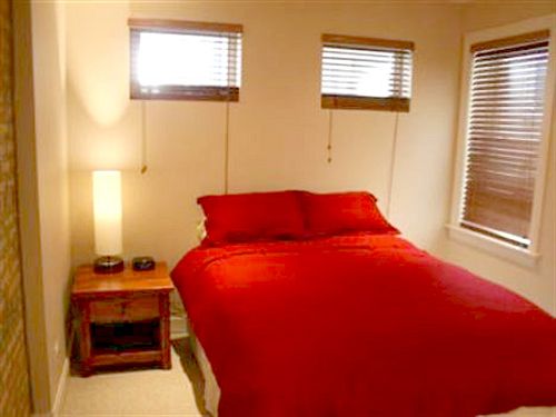 مبيت وإفطار Roscoe Village Guesthouse