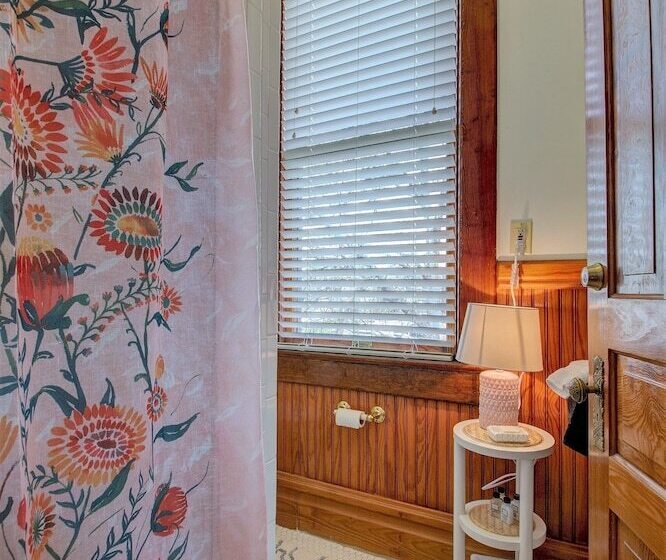 مبيت وإفطار The Baker