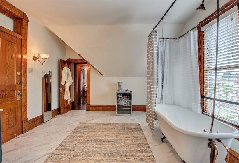 مبيت وإفطار The Baker