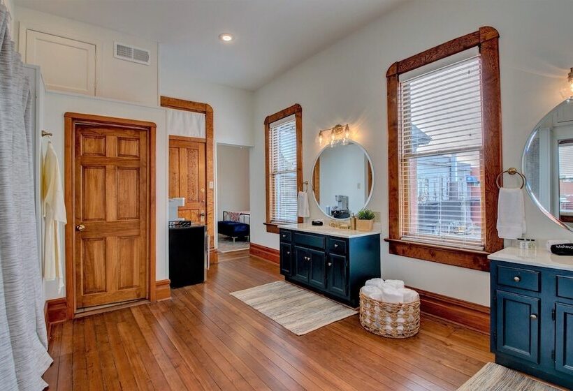 مبيت وإفطار The Baker