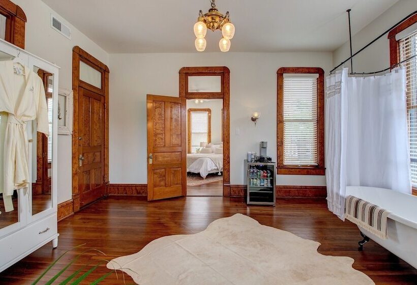 مبيت وإفطار The Baker