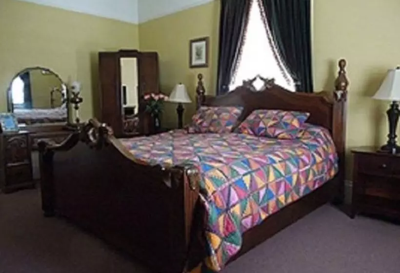 ベッドアンドブレックファースト The Continental Inn