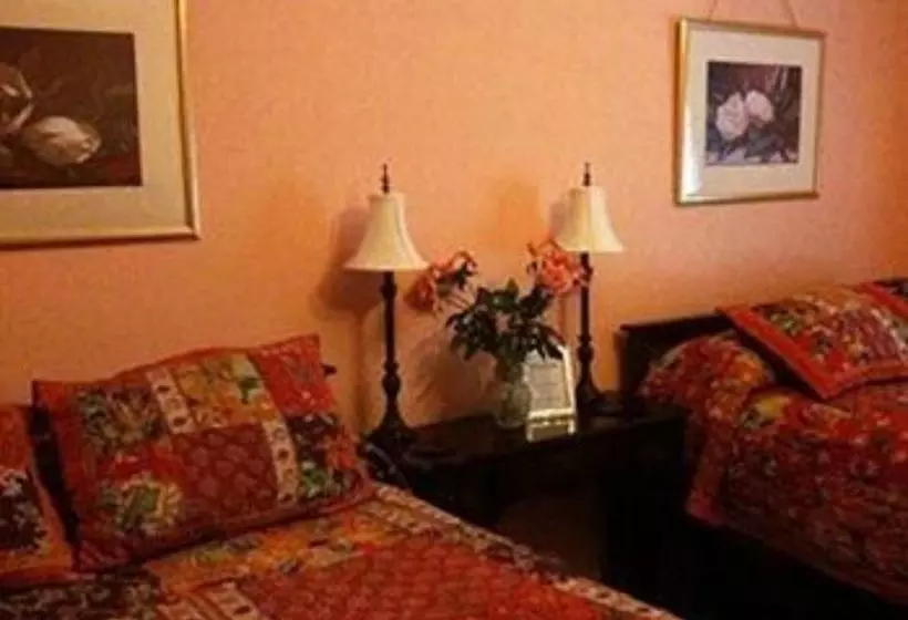 ベッドアンドブレックファースト The Continental Inn