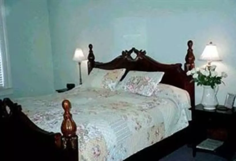 ベッドアンドブレックファースト The Continental Inn