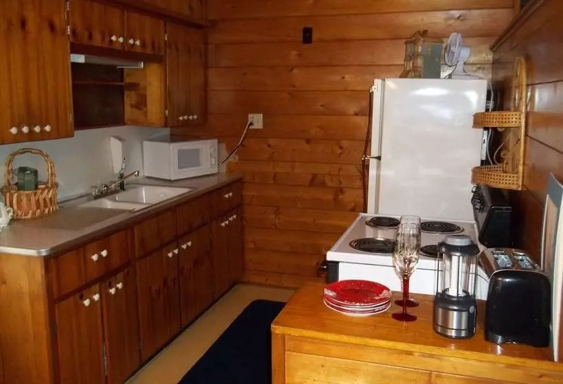 민박 The Rivers Edge Executive Suites