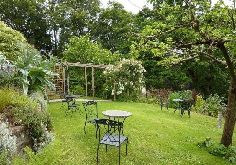 ベッドアンドブレックファースト The Regency