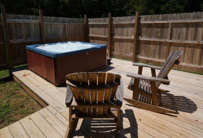 Creekwalk Inn Bed And Breakfast With Cabins