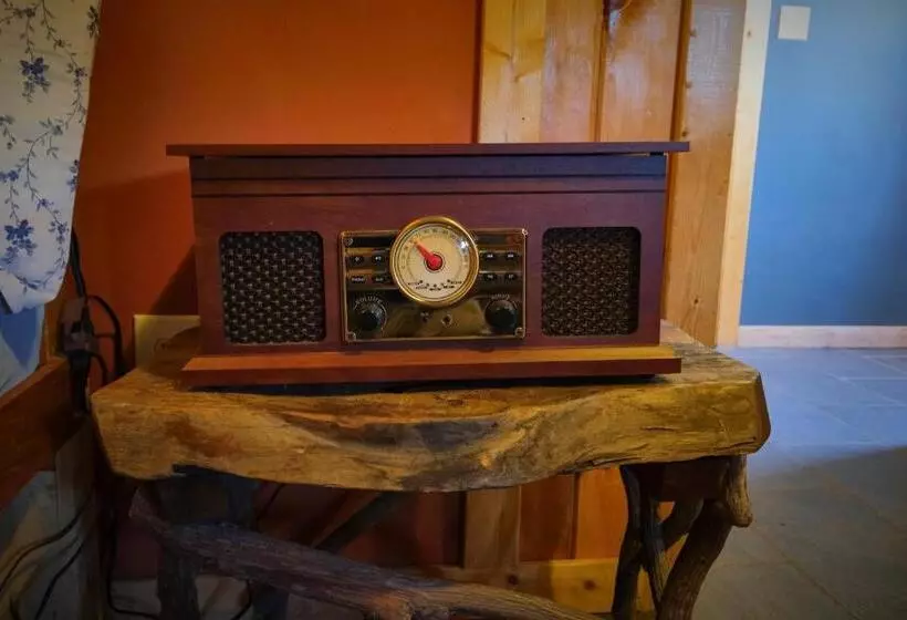 Creekwalk Inn Bed And Breakfast With Cabins