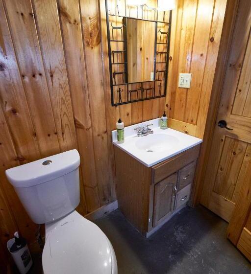 Creekwalk Inn Bed And Breakfast With Cabins