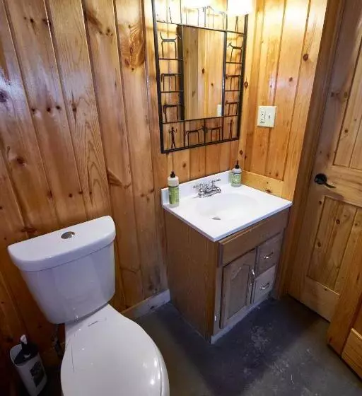 Creekwalk Inn Bed And Breakfast With Cabins