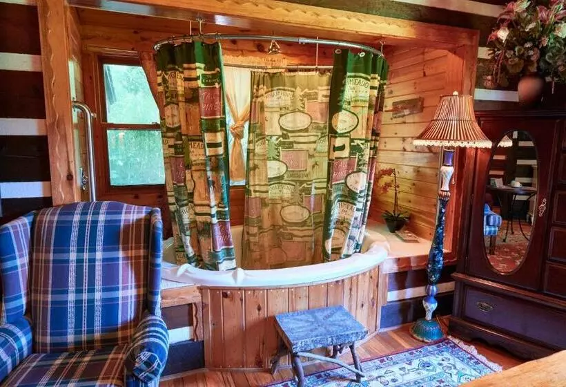 Creekwalk Inn Bed And Breakfast With Cabins