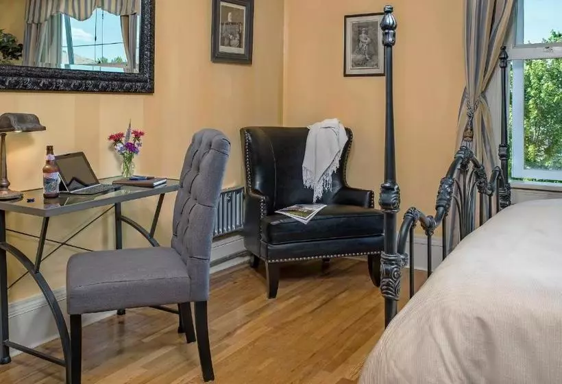 The Gibson Mansion Bed And Breakfast