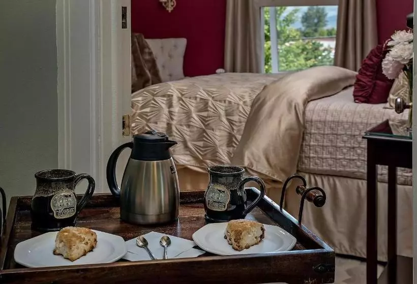 The Gibson Mansion Bed And Breakfast