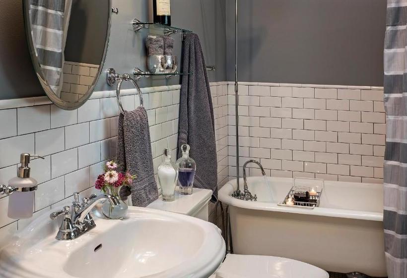 The Gibson Mansion Bed And Breakfast