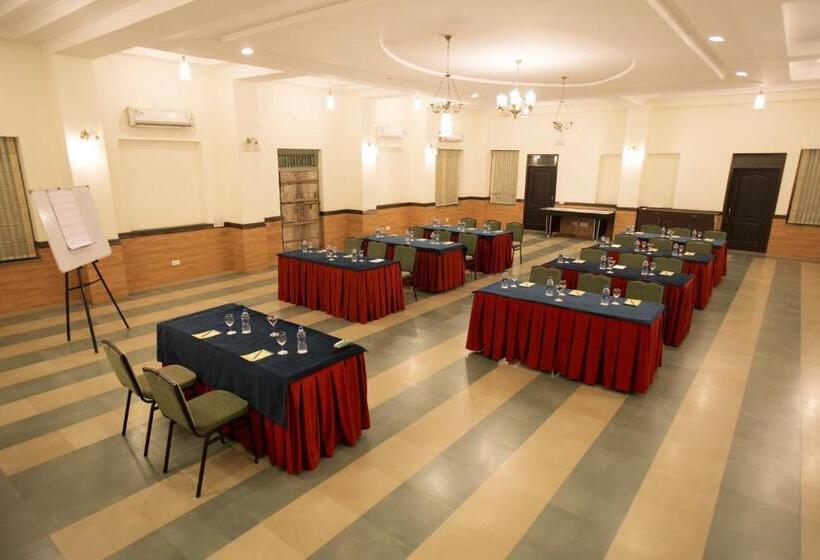 酒店 Dhawala Resort By Aamod