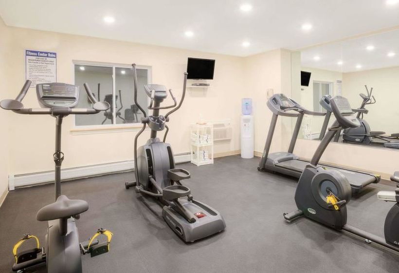 Отель Baymont By Wyndham Essex Burlington Area