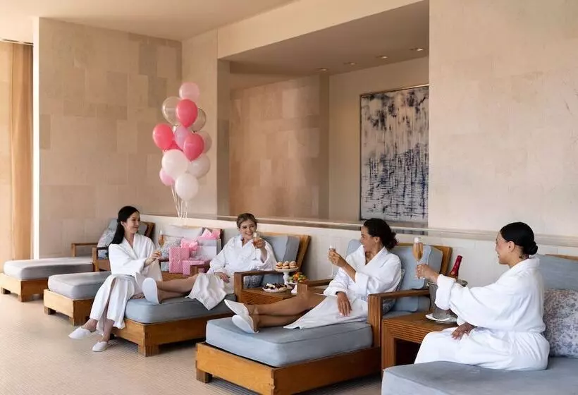 Отель Four Seasons  St Louis