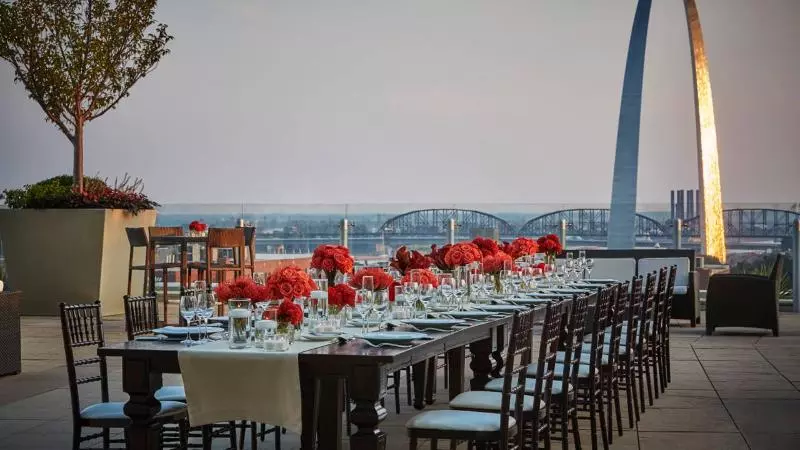 Отель Four Seasons  St Louis