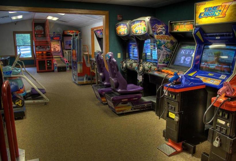 Отель Foxhunt At Sapphire Valley