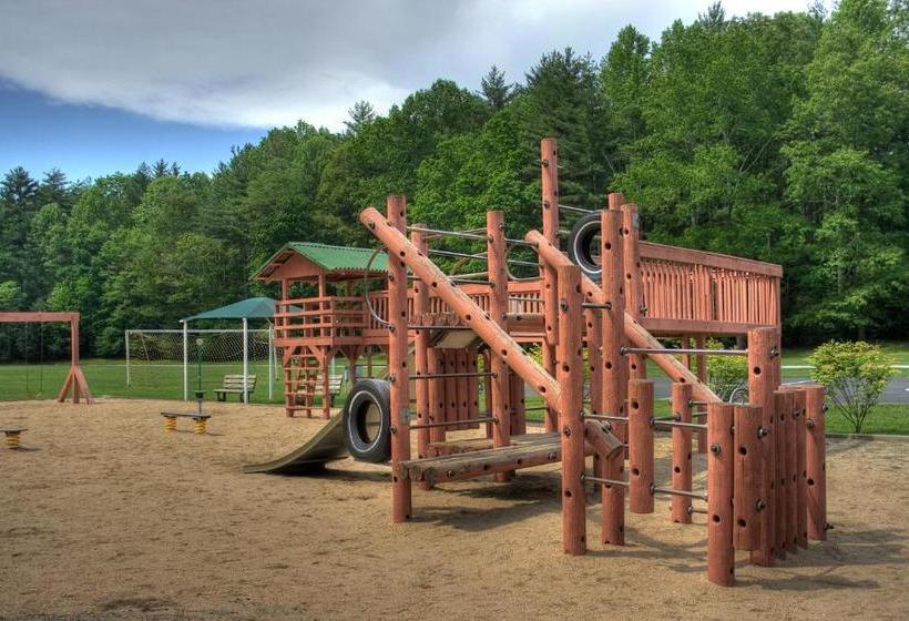 Отель Foxhunt At Sapphire Valley