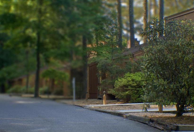 Отель Foxhunt At Sapphire Valley