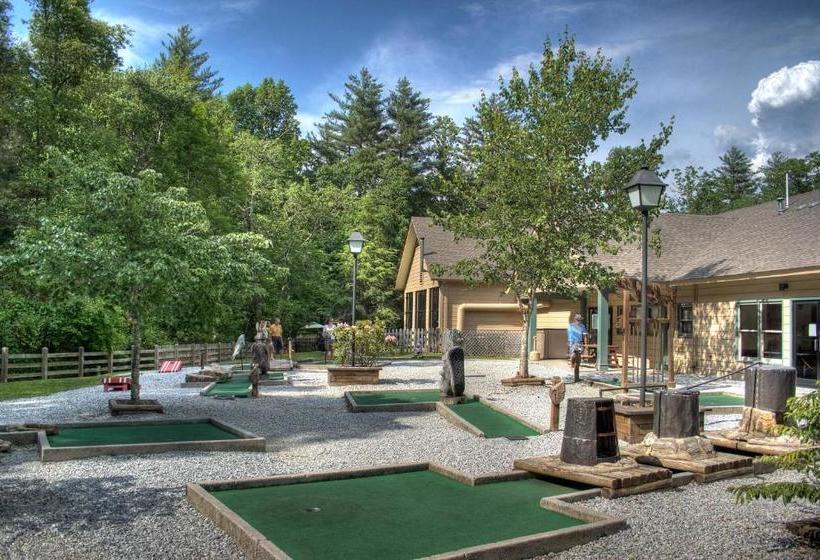 Отель Foxhunt At Sapphire Valley