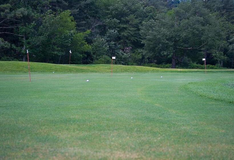 Отель Foxhunt At Sapphire Valley