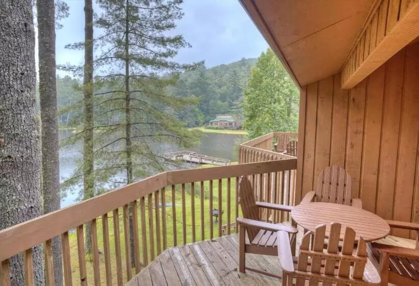 ホテル Foxhunt At Sapphire Valley