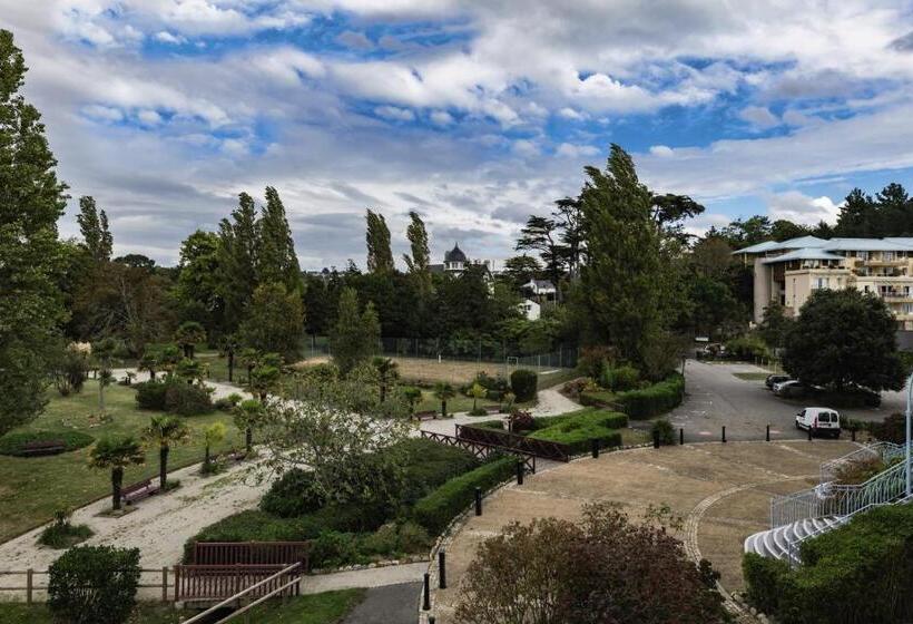 בית מלון כפרי Hôtel Morgat Le Grand Hôtel De La Mer