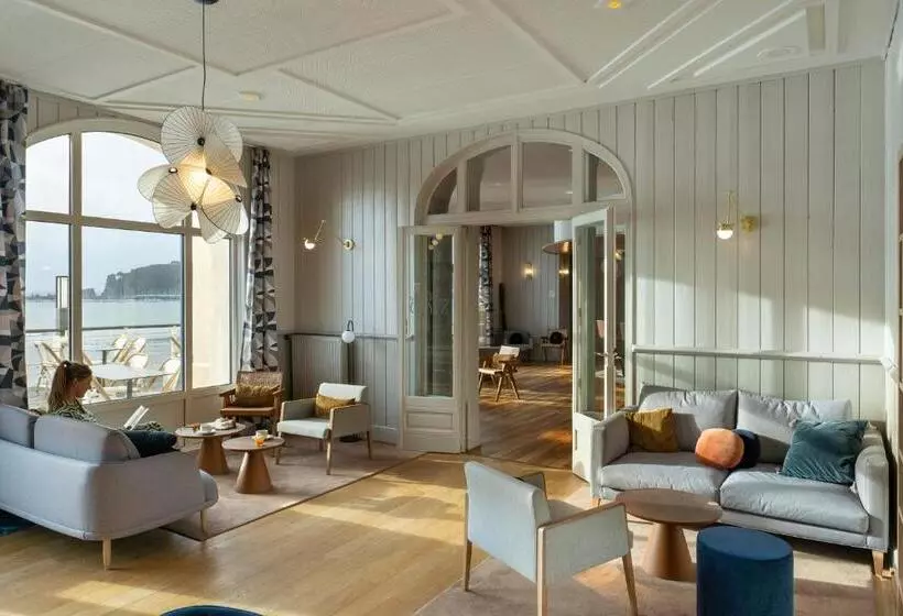 هتل Hôtel Morgat Le Grand Hôtel De La Mer