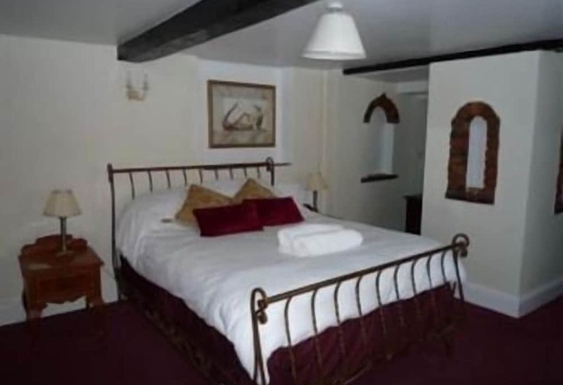 فندق The Kings Arms Inn