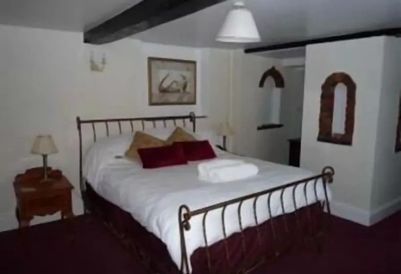 בית מלון כפרי The Kings Arms Inn