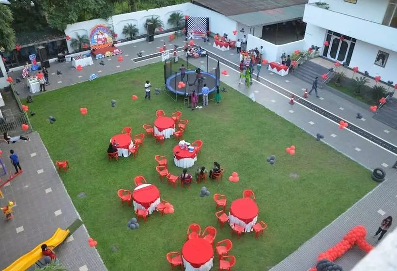 ホテル The Cindrella