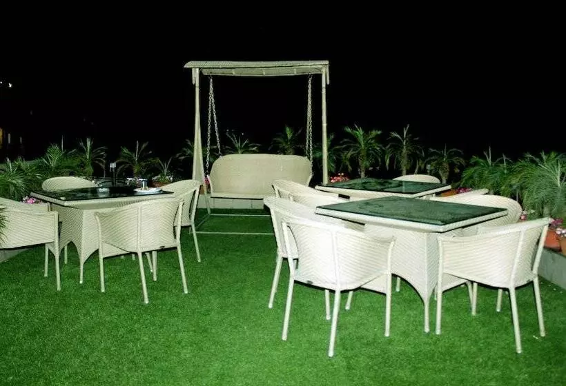 ホテル The Cindrella