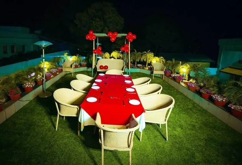 ホテル The Cindrella