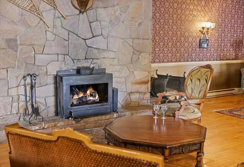 ホテル The Pines Inn