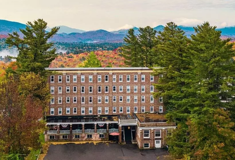 ホテル The Pines Inn